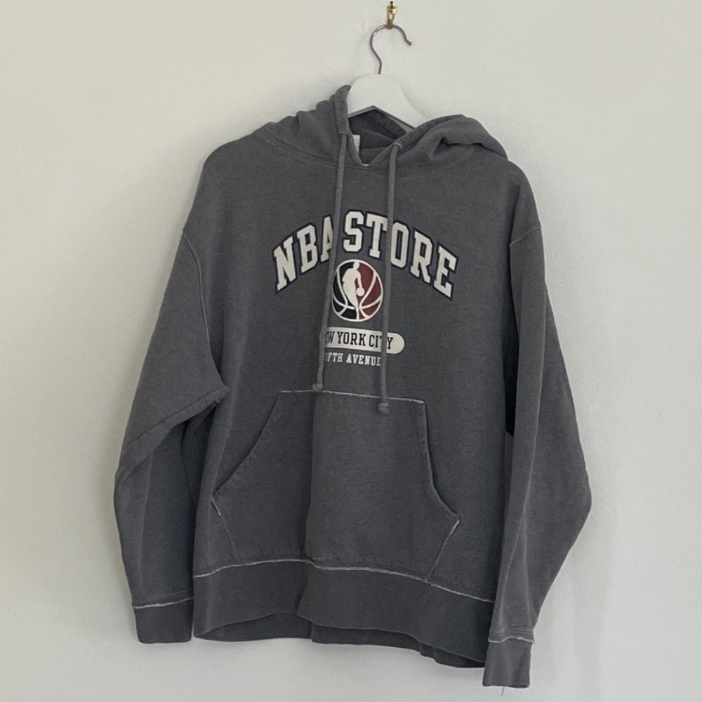 NBA Store NYC Fifth Avenue Gray Distressed Pullover Hoodie‎ XL Mens Streetwear